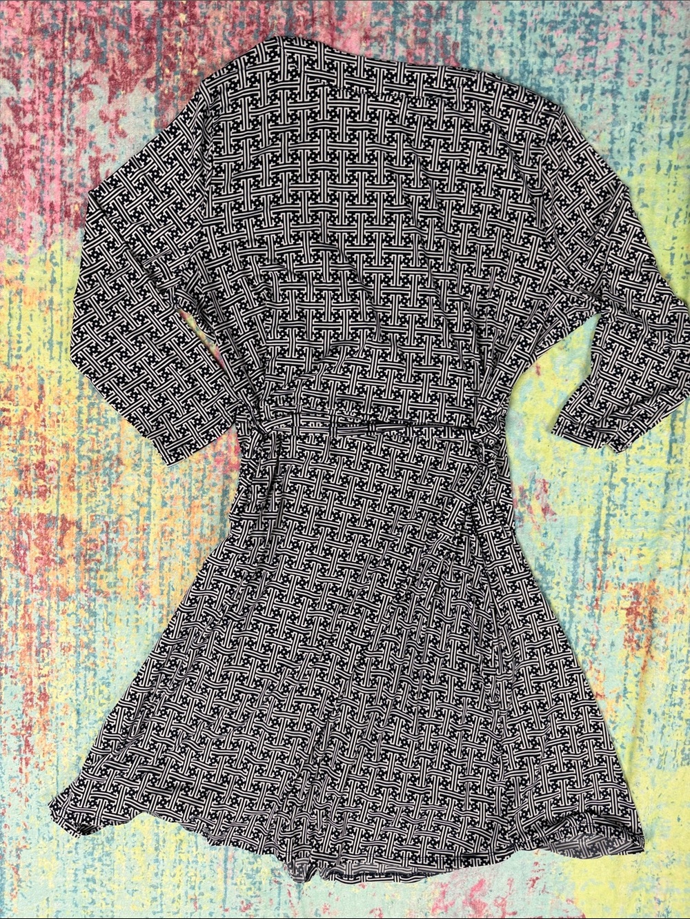 🇺🇸Jaclyn Smith Black and White Geometric Wrap Dress - Picture 6 of 6